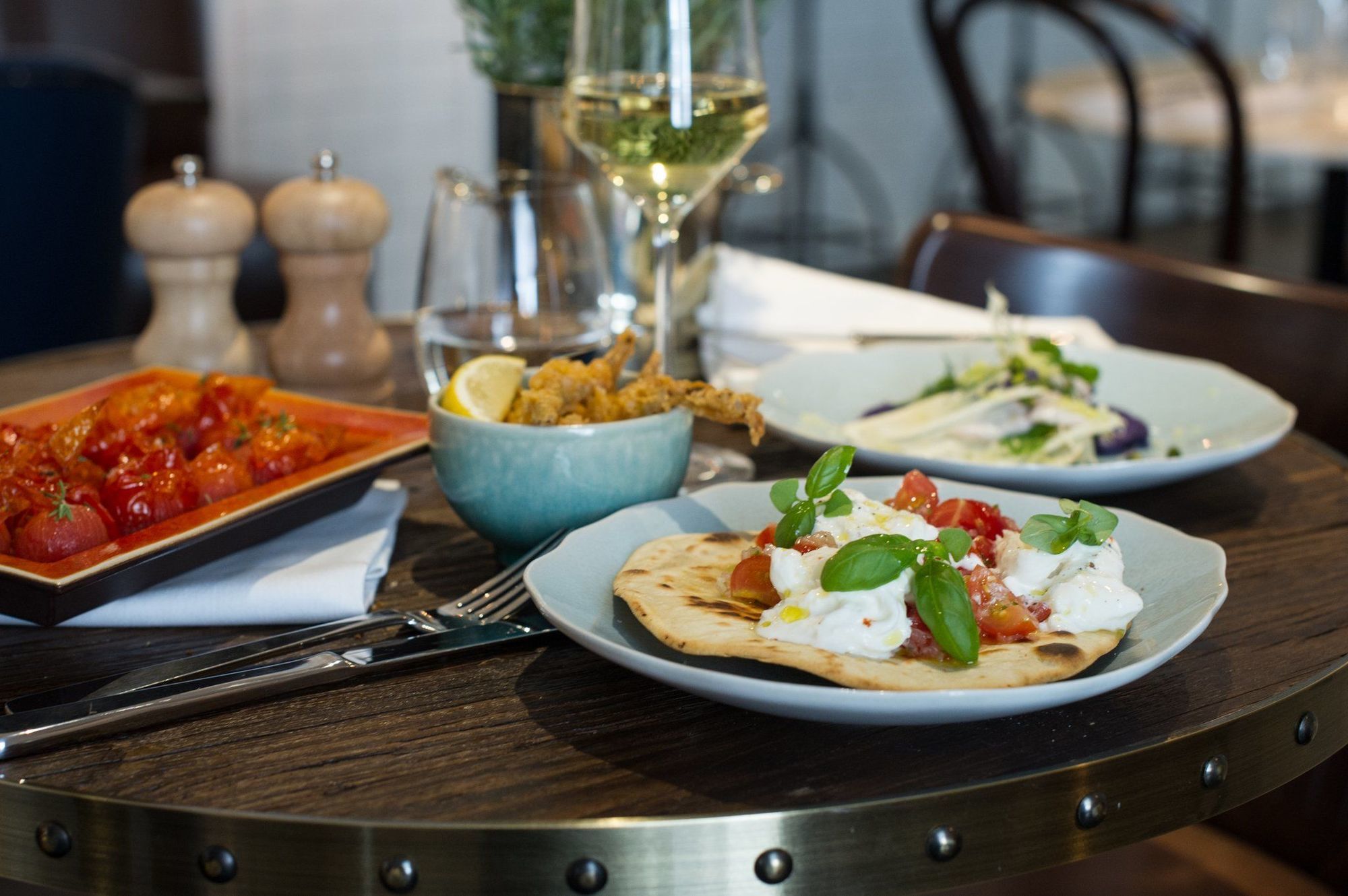 The Ampersand Hotel - Small Luxury Hotels Of The World London Étterem fotó A selection of starters at the restaurant